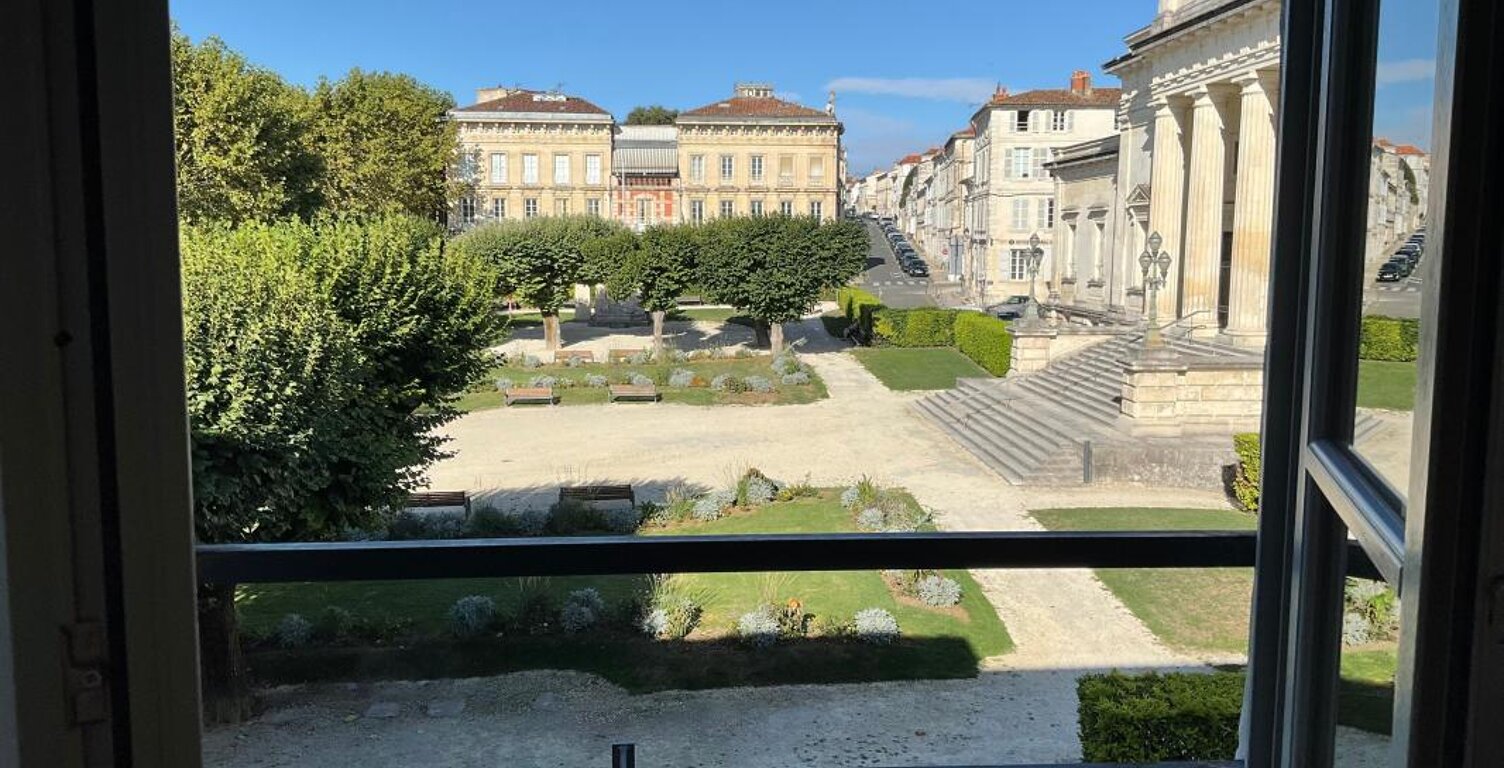 Appartement À Vendre — photo 1
