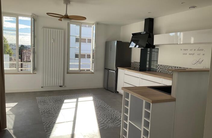 Appartement À Vendre — photo 2