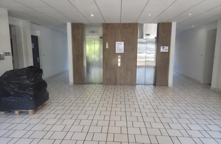 TOULOUSE LA CEPIÉRE- BUREAUX À VENDRE — photo 3