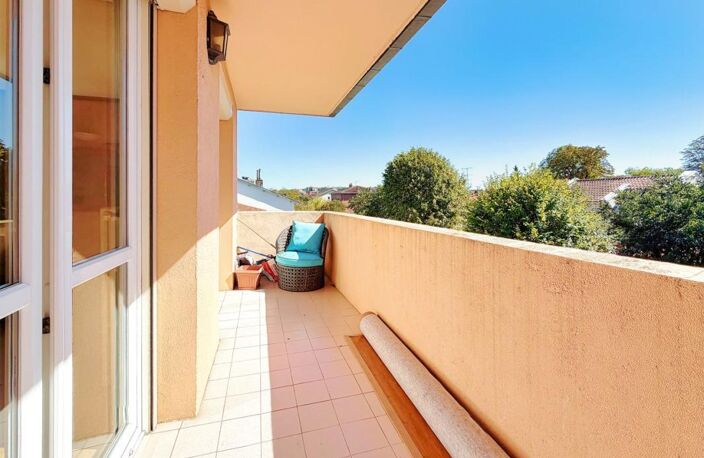 T3 traversant avec Gd balcon — photo 2