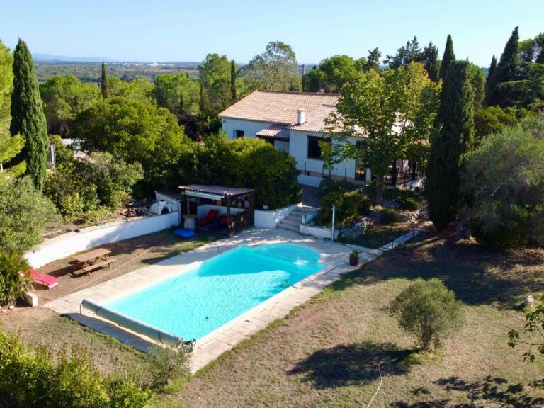 Villa de plain-pied avec piscine et espace bien-être — photo 1