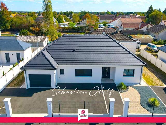 Romorantin-maison de plain-pied avec 3 chambres- cellier et garage — photo du bien