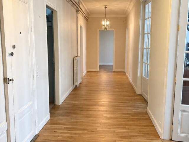 Reims- Appartement  de caractère avec garage fermé- hyper centre 146 m2 — photo du bien
