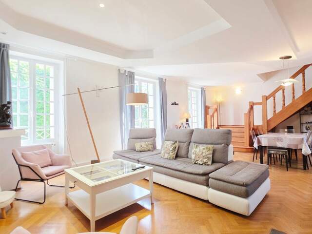 BOURGES CENTRE MAISON DE 191M² 6 PIECES GARAGE JARDIN — photo du bien
