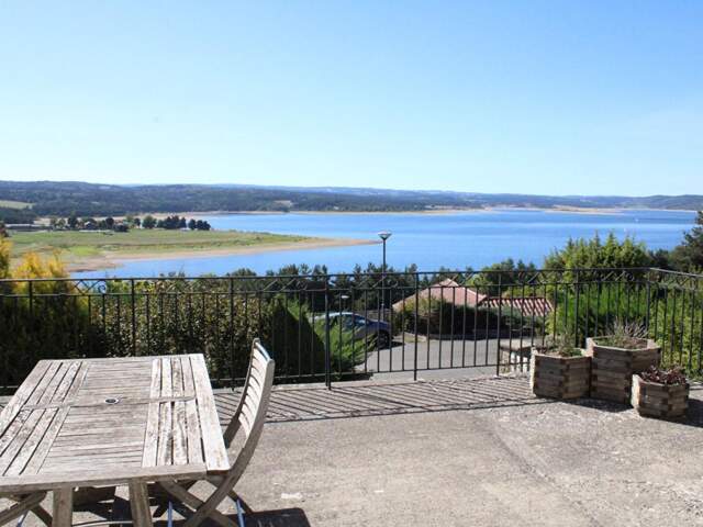 Exclusivité Naussac face au Lac Maison  5 pièce(s) 168 m2 avec une vue panoramique — photo du bien