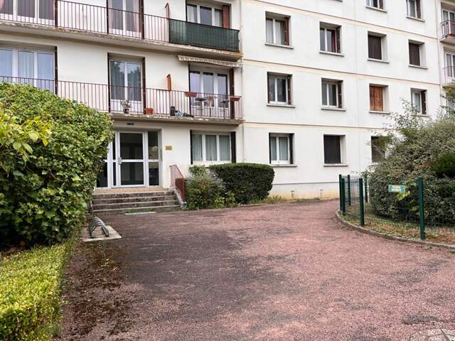 T4 DANS RESIDENCE SECURISEE , PARKING NUMEROTE, CAVE ET GRENIER — photo du bien