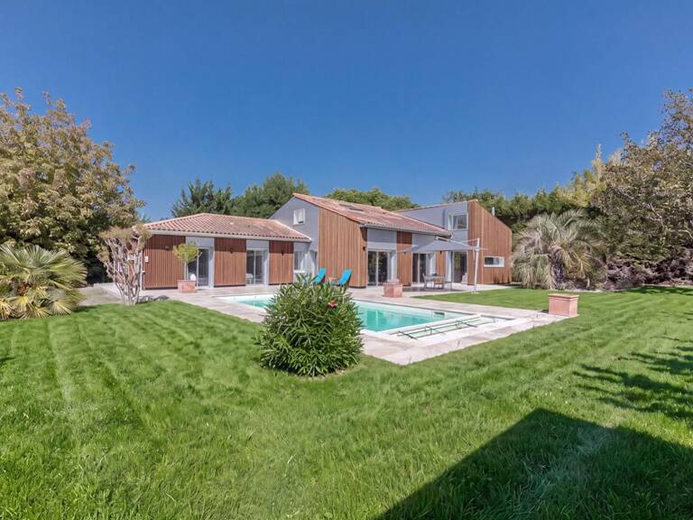 Villa d'architecte de 233 m2 avec piscine et jardin paysagé à Villenave d'Ornon — photo 1