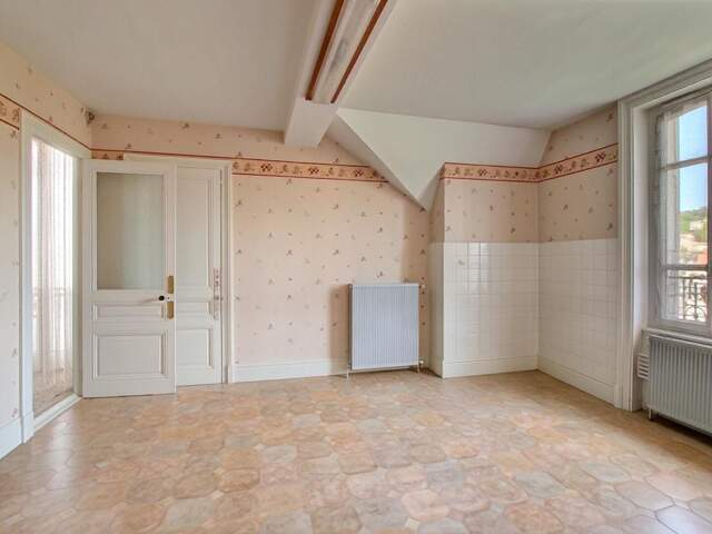 Saint Etienne 42100 secteur Cours Fauriel Appartement  T2 de 70m² habitables 1 chambre  GARAGE 2 GRENIERS 2 CAVES — photo du bien