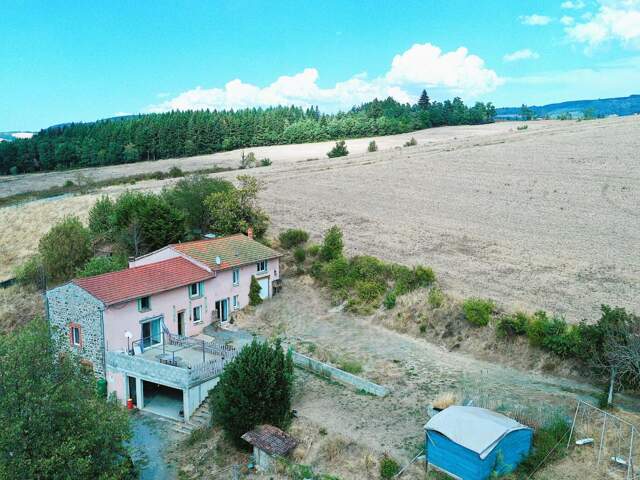 Corps de ferme de 183 m² et grand terrain de 5 631 m² - Proche Lyon — photo du bien