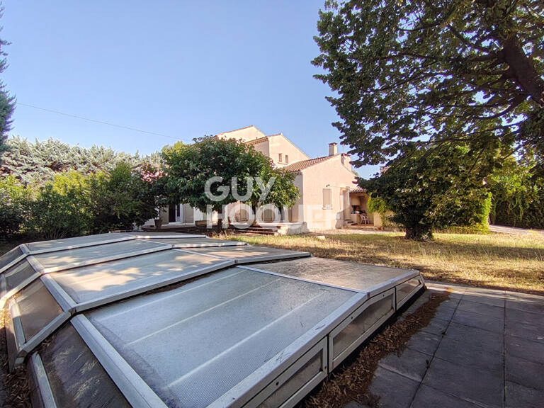 Maison Carpentras 7 pièce(s) de 183 m² - 5 chambres - Jardin - Piscine - Garage / Carport - Forage — photo 1