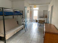 Studio meublé avec terrasse . Idéalement situé ! — photo 3