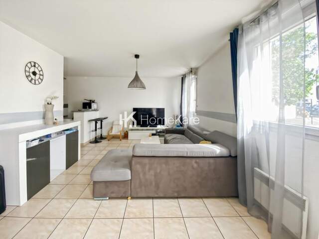 APPARTEMENT PROCHE DES COMMODITES — photo du bien