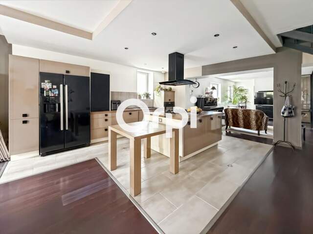 Appartement 165 m², centre du village avec double terrasse et vue dégagée ! — photo du bien
