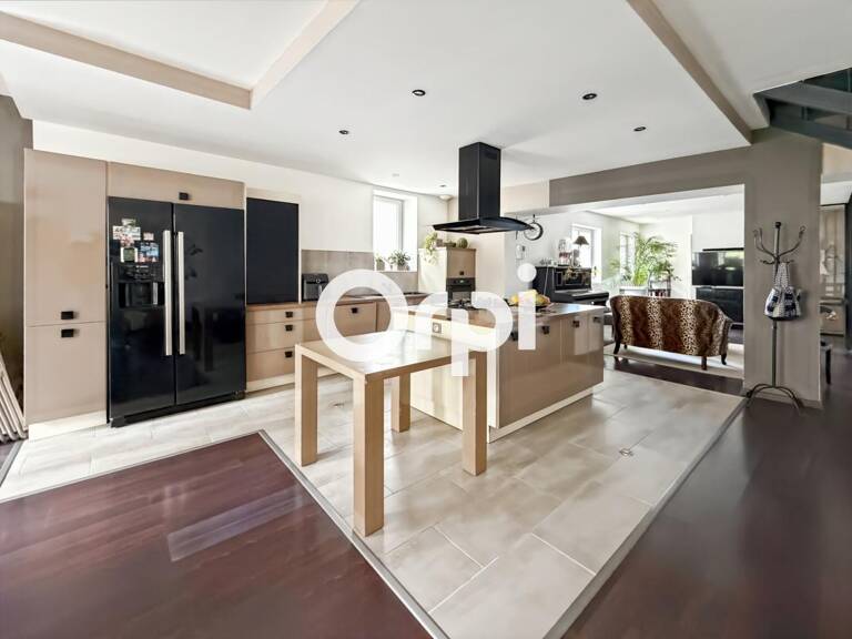 Appartement 165 m², centre du village avec double terrasse et vue dégagée ! — photo 1