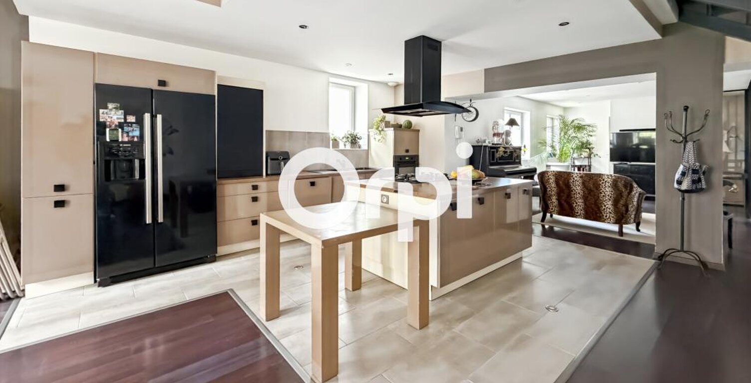 Appartement 165 m², centre du village avec double terrasse et vue dégagée ! — photo 1