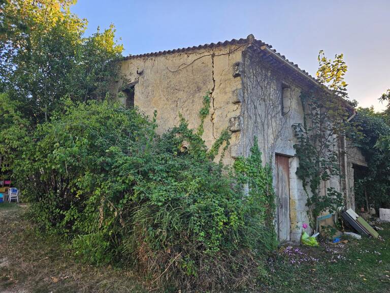 Bâtisse en pierre à rénover. — photo 1