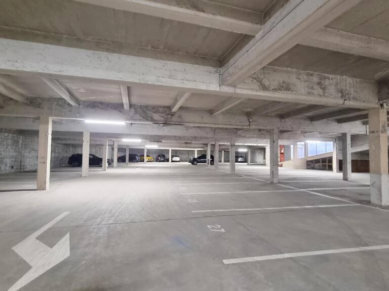 Garage   — photo 1