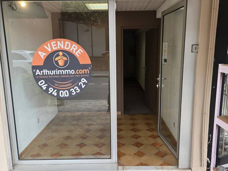 Local commercial 20,7 m² au Lavandou centre — photo 1