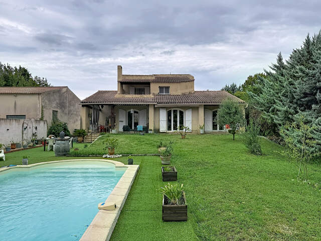 Très belle propriété avec piscine / Proche centre-ville — photo du bien