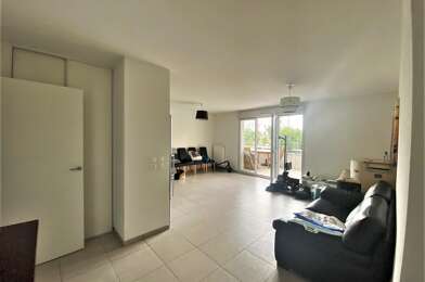 Appartement 3 pièces 832 €
