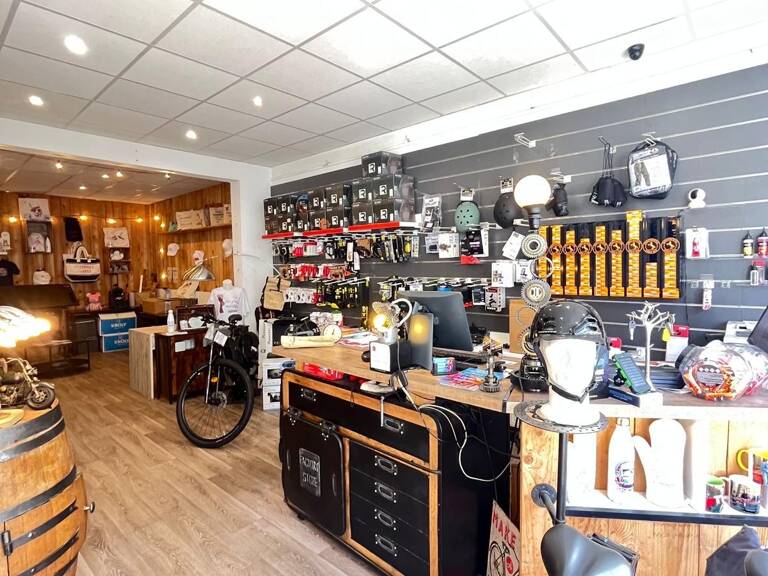 Vente Boutique/Local commercial 245 m&sup2; — photo 1