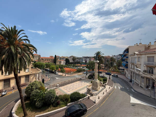 Menton centre ville 3 pièces terrasse — photo du bien