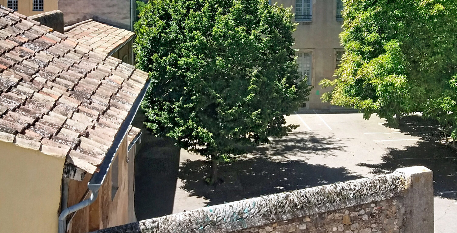 Immeuble en centre ville d'Aix en Provence — photo 1