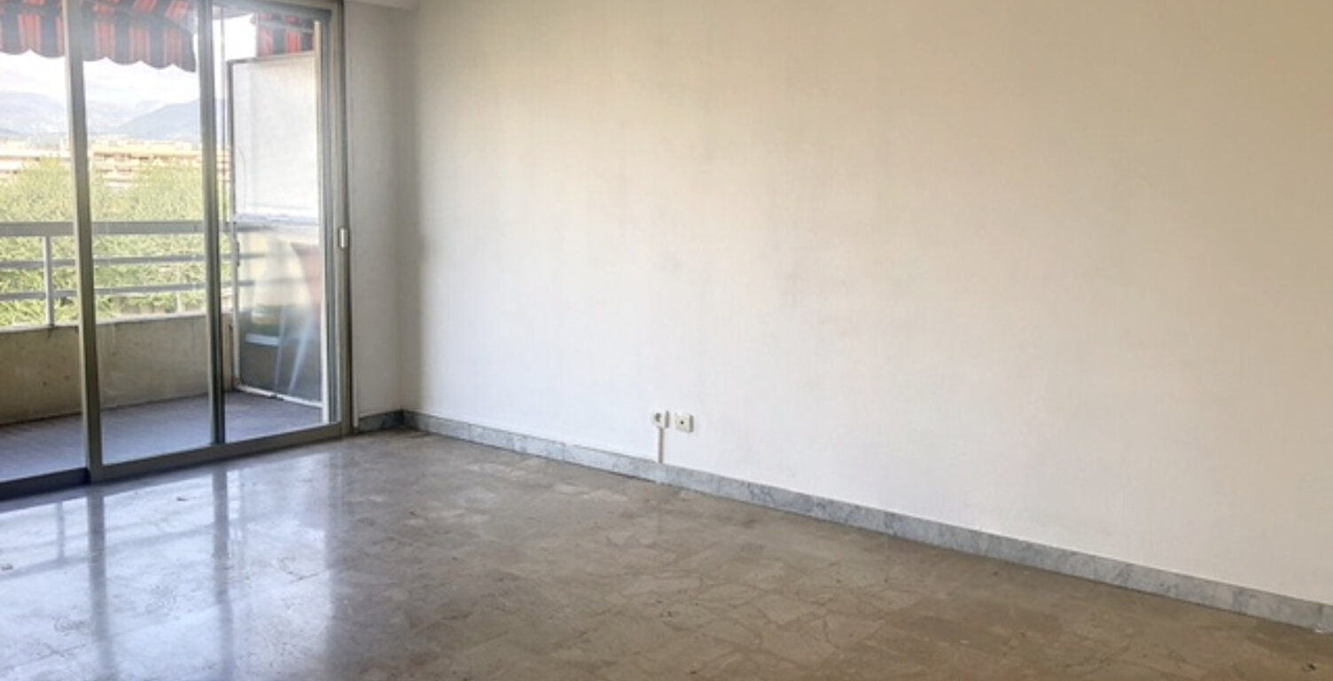 SPACIEUX STUDIO EN DERNIER ETAGE — photo 1