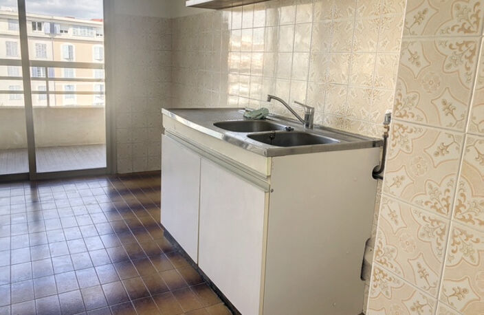 SPACIEUX STUDIO EN DERNIER ETAGE — photo 3