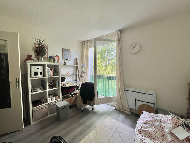 Appartement Pau 1 pièce(s) 17.20 m2 + parking + local  à vélos — photo du bien