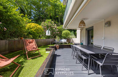 Rez-de-jardin rénové dans une résidence avec piscine et tennis — photo du bien