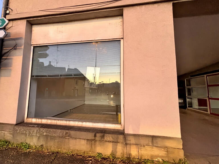 Local professionnel ou commercial de  32 m2 à  SAVERNE — photo 1