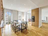 Carré d'or: Appartement 4/5 pièces, dernier étage 170 m², balcon — photo 2