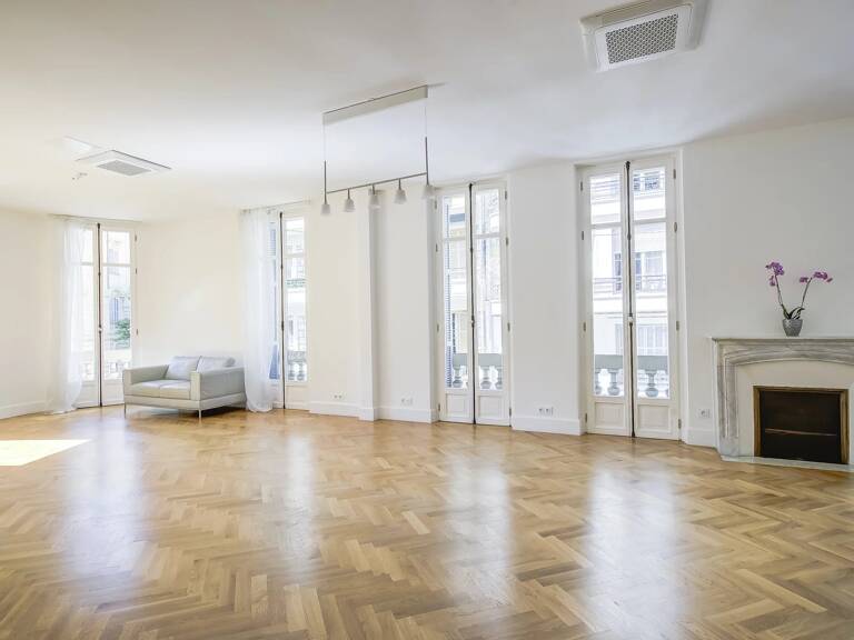 Carré d´or, lumineux, renover T4/5, 133 m² bourgeois — photo 1
