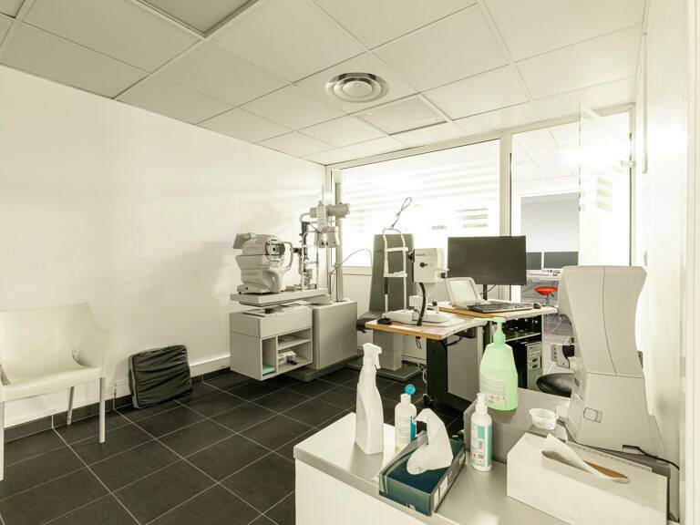 Local commercial — photo 1