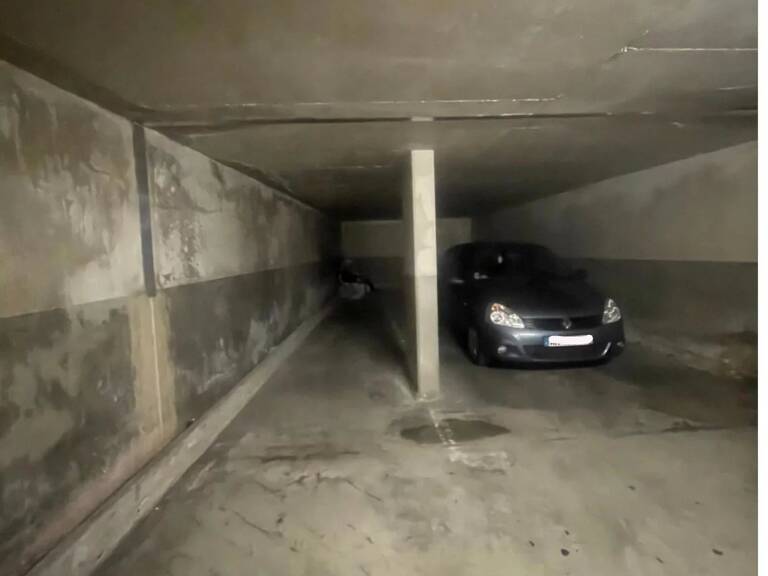 Double Parking — photo 1