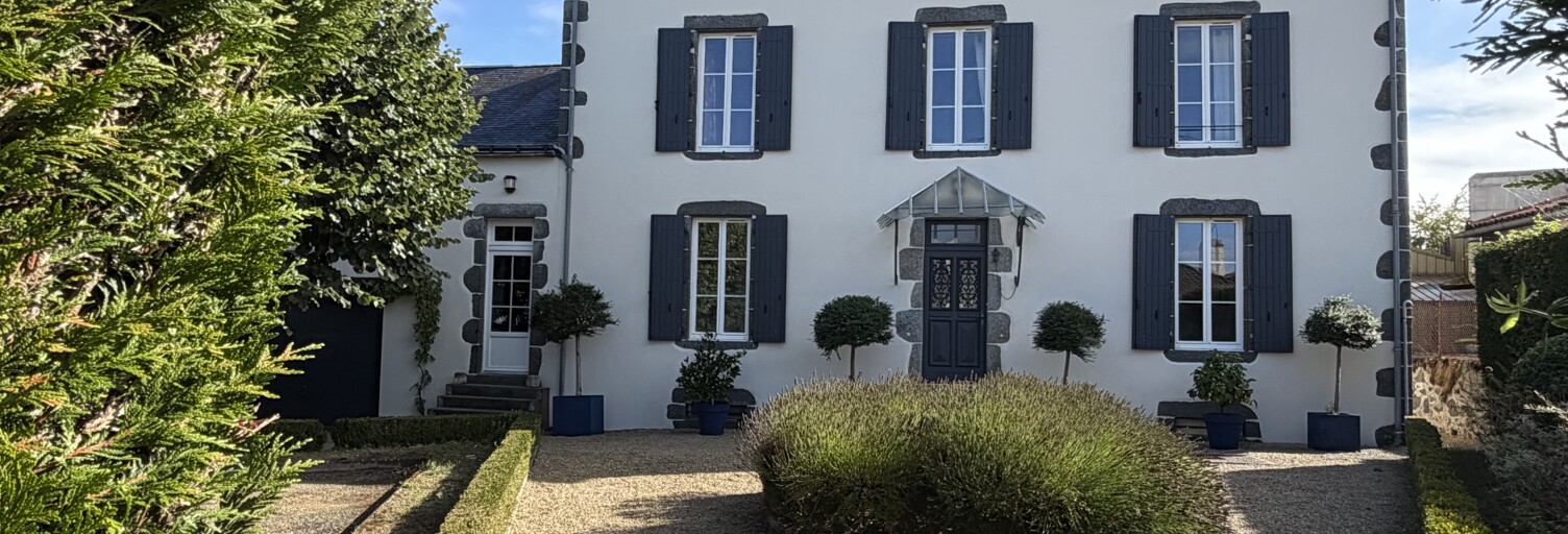 Maison 9 Pièces 240 m² à vendre à Moncoutant (79320)