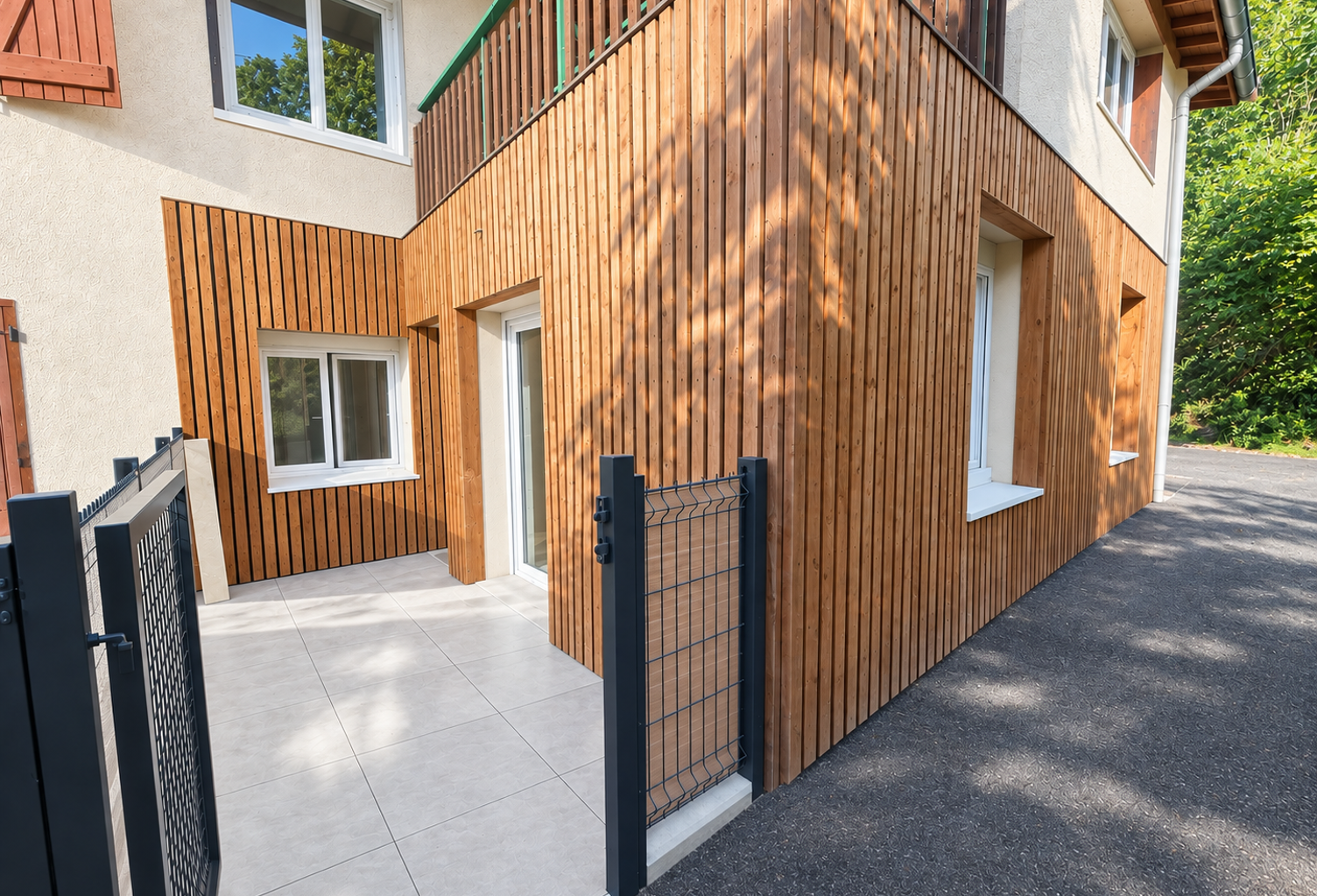 T4 entièrement rénové avec terrasses et jardin — photo 1