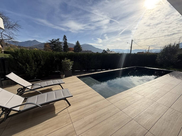 Maison de standing avec piscine — photo 1