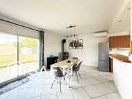 À LOUER  Beychac-et-Caillau  Maison 3 chambres avec jardin et garage — photo 2