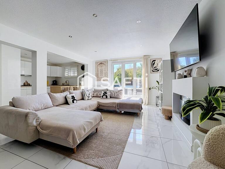 Maison familiale sur Eysines de 123 m2 avec garage et piscine, à deux pas du tram ! — photo 1