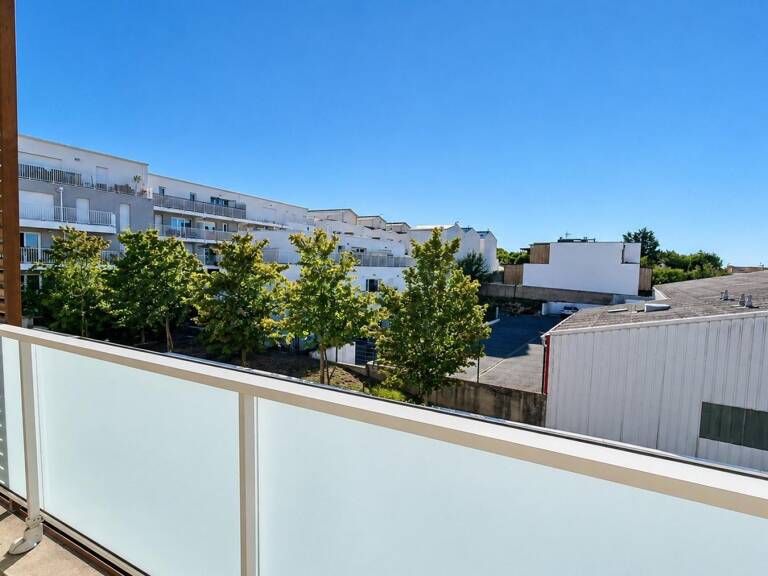 Deuxième étage - T2 récent avec balcon et vue dégagée ! — photo 1