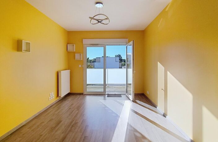 Deuxième étage - T2 récent avec balcon et vue dégagée ! — photo 4