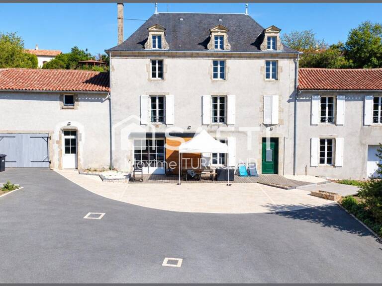 Maison de Maître 234m², 4 Chambres, 2160m² de terrain + dépendances. — photo 1