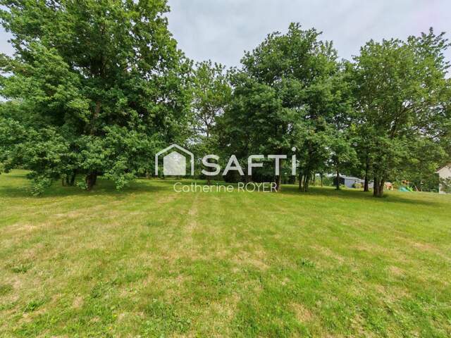 Centre bourg, beau terrain de 1311 m² — photo du bien