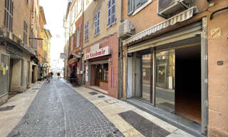 Commerce  59 m² à louer à La Ciotat (13600)