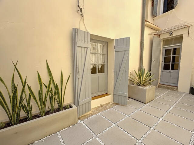À Vendre : Maison de village Avec cour — photo du bien