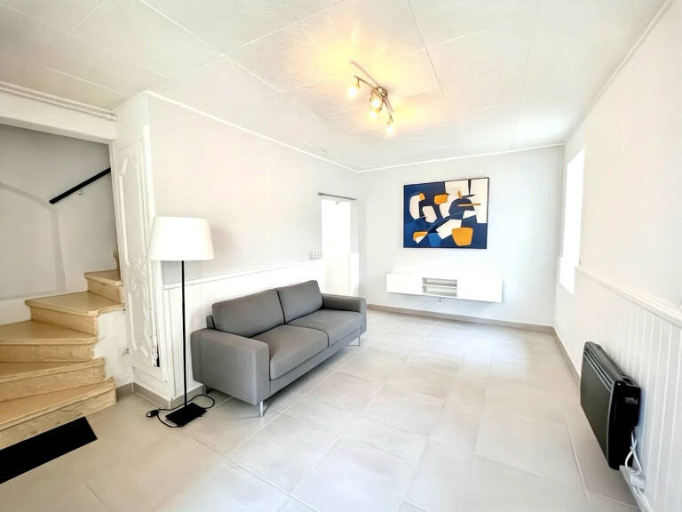 À Vendre : Maison de village Avec cour — photo 1