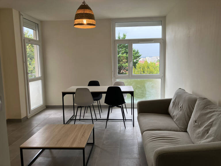 T3 meublé 53, rue Château Gaillard Villeurbanne — photo 1