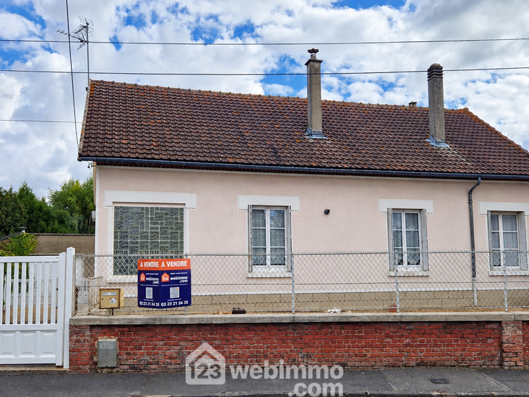 Maison - 76m² - Laon — photo 1